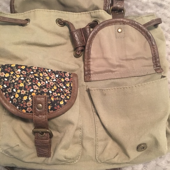 American eagle day back pack light carry bag - Picture 4 of 7